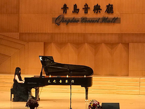“琴岛音乐之声”钢琴音乐会在青岛音乐厅上演